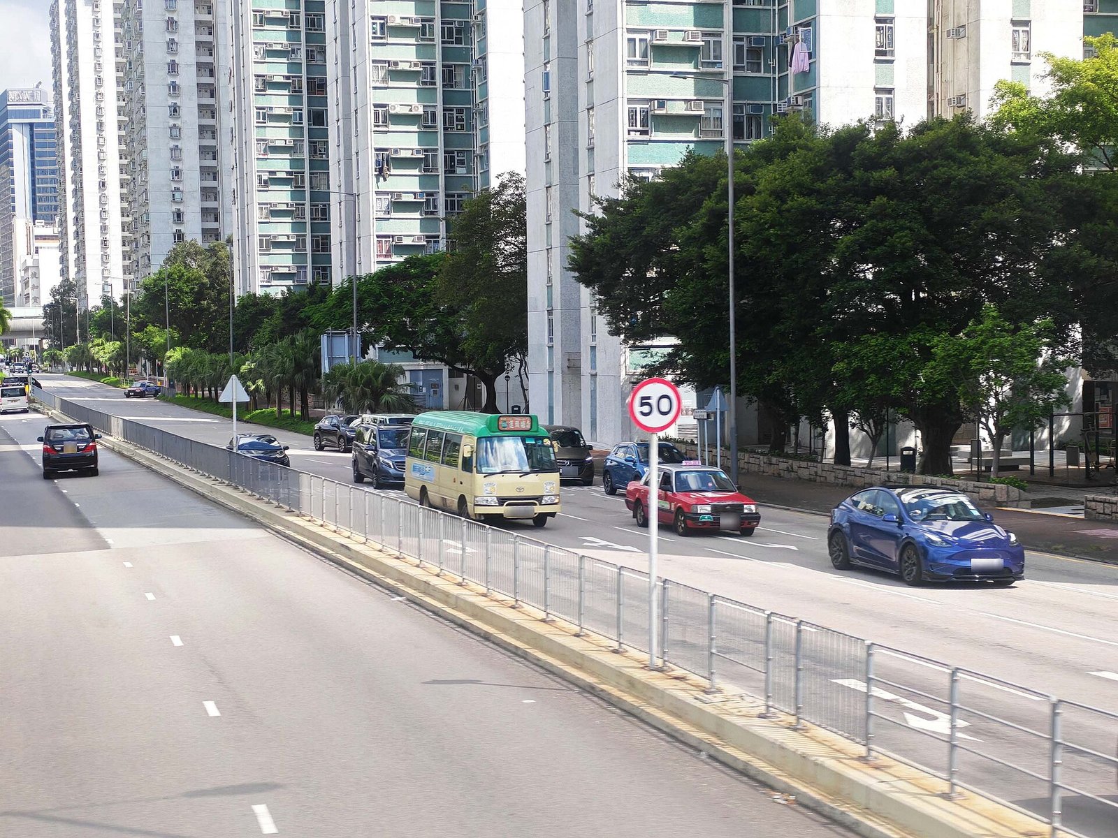 小瀝源路一帶街道實景（非項目本身）